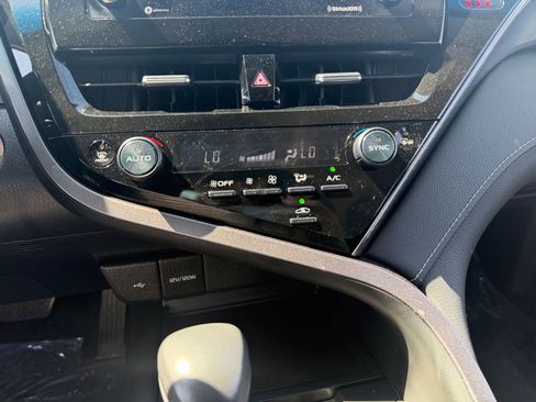 Certified 2024 Toyota Camry SE w/ Convenience Package image 17