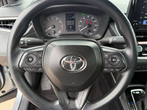 Used 2025 Toyota Corolla Cross AWD Hybrid image 12