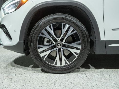 Certified 2025 Mercedes-Benz GLA 250 4MATIC image 7