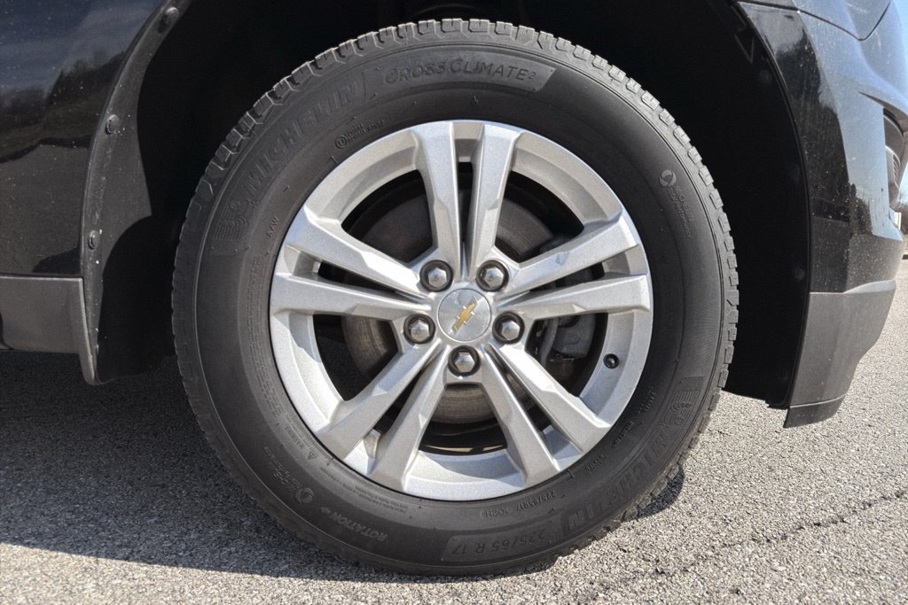 Used 2017 Chevrolet Equinox LS FWD image 28
