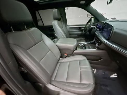 Used 2025 Chevrolet Tahoe RST AWD/4WD image 33