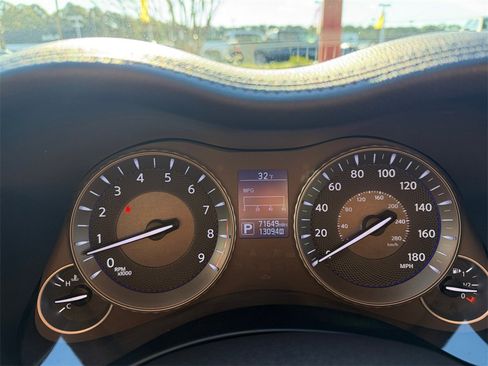 Used 2019 INFINITI Q70 Luxe w/ Sport Package image 33