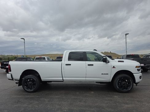 New 2026 RAM 2500 Big Horn AWD/4WD image 4
