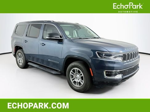 Used 2023 Jeep Wagoneer 4WD image 1