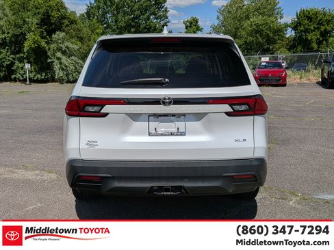 Certified 2024 Toyota Grand Highlander AWD image 4
