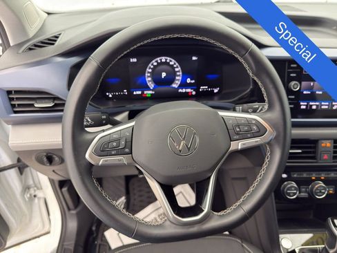 Used 2024 Volkswagen Taos SE image 22