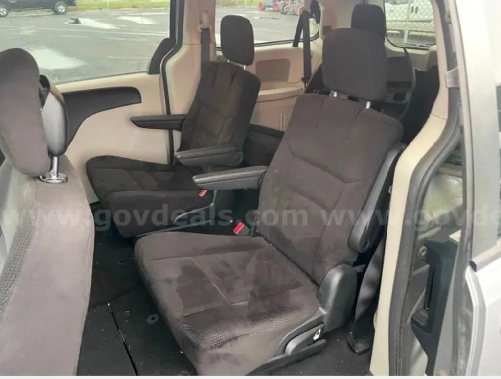 Used 2014 Dodge Grand Caravan SE w/ Quick Order Package 29E SE FWD image 18
