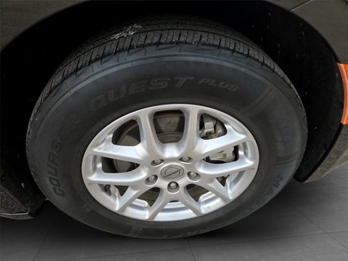 Used 2023 Chrysler Voyager LX image 34