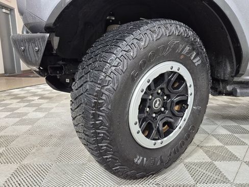 Used 2023 Ford Bronco Badlands w/ Sasquatch Package AWD/4WD image 10
