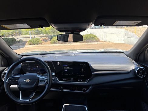 Used 2025 Chevrolet Equinox LT FWD image 33