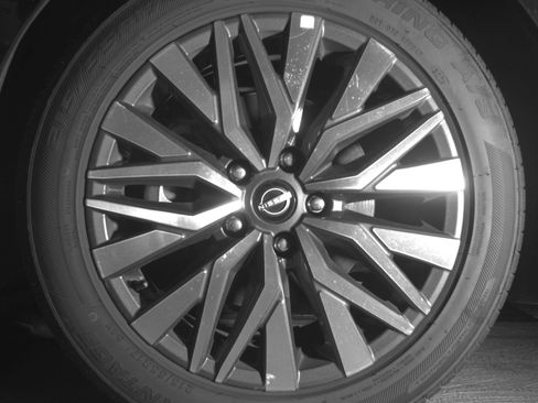 Used 2025 Nissan Altima 2.5 SV FWD image 12
