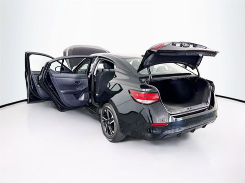 Used 2025 Nissan Sentra SV image 41