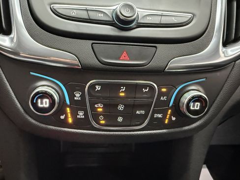 Used 2020 Chevrolet Equinox LT AWD/4WD image 16