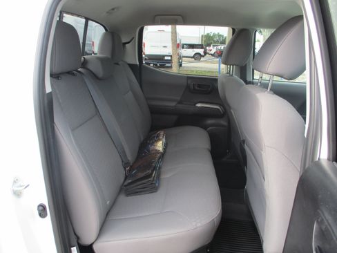 Used 2023 Toyota Tacoma SR5 w/ Technology Package AWD/4WD image 13