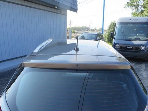 Used 2018 Nissan Kicks SV FWD image 36