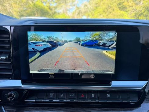 Used 2025 Chevrolet Silverado 2500 LT w/ Convenience Package image 7