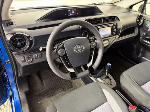 Used 2018 Toyota Prius C Two FWD image 4
