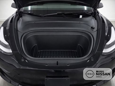 Used 2021 Tesla Model Y Long Range image 10