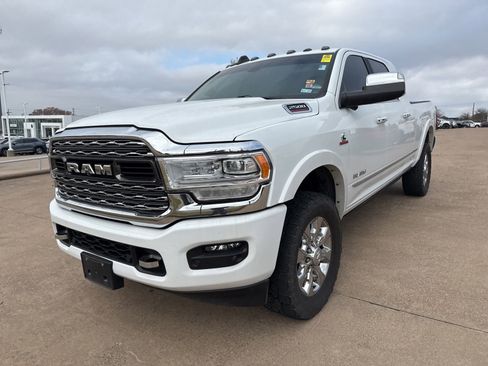 Used 2022 RAM 2500 Limited w/ Towing Technology Group image 3