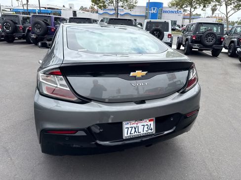 Used 2017 Chevrolet Volt Premier w/ Driver Confidence II Package FWD image 18
