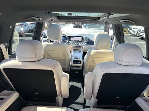 New 2026 Mercedes-Benz GLS 450 4MATIC image 33