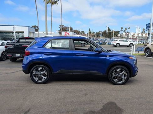 Used 2025 Hyundai Venue Limited FWD image 5