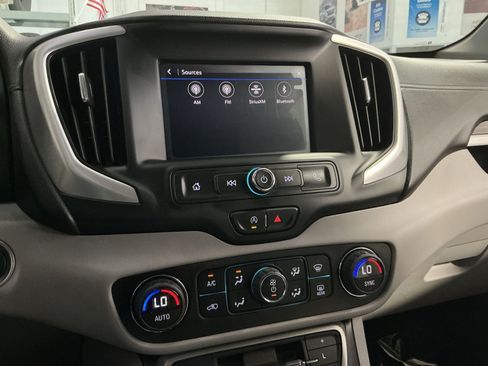 Used 2023 GMC Terrain SLE w/ Driver Convenience Package FWD image 19