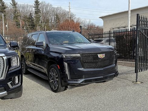 Certified 2023 Cadillac Escalade ESV Sport image 3