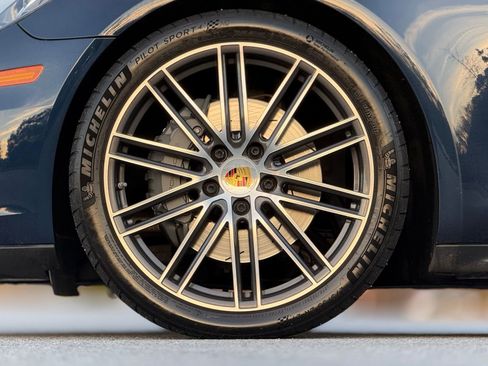 Used 2018 Porsche Panamera 4S image 17