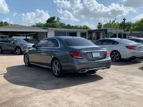 Used 2017 Mercedes-Benz E 300 4MATIC image 5