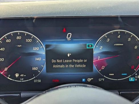 Used 2025 Mercedes-Benz GLA 250 image 10