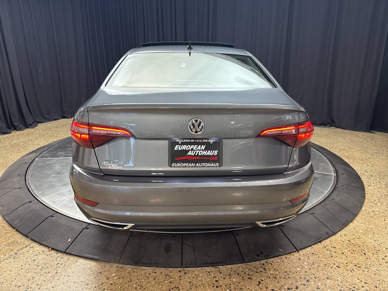 Used 2020 Volkswagen Jetta SEL Premium FWD image 5