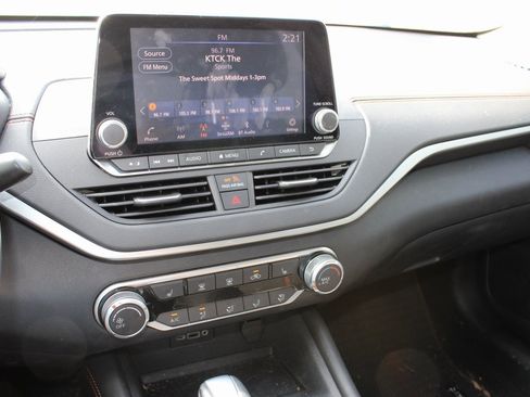 Used 2022 Nissan Altima 2.5 SR w/ Midnight Edition Package image 7