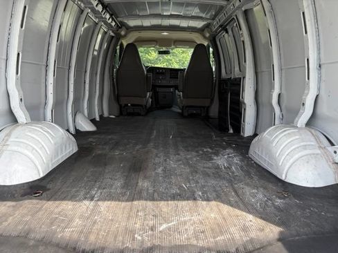 Used 2023 Chevrolet Express 2500 Extended RWD image 13