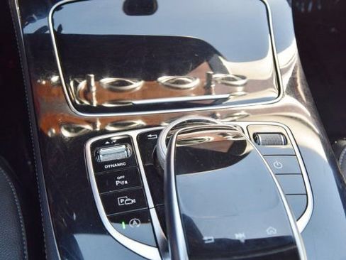 Used 2017 Mercedes-Benz E 300 4MATIC image 28