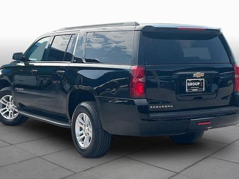 Used 2018 Chevrolet Suburban LT RWD image 12