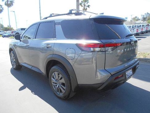 Used 2025 Nissan Pathfinder SV w/ Cargo Package AWD/4WD image 4