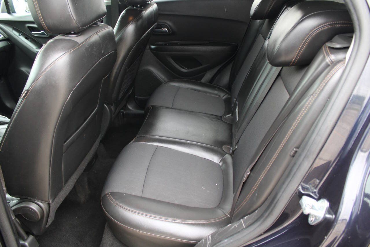Used 2021 Chevrolet Trax LT AWD/4WD image 14