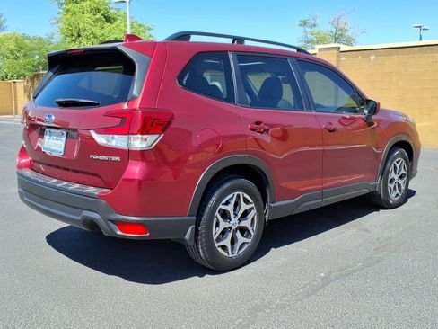 Used 2020 Subaru Forester Premium AWD/4WD image 7