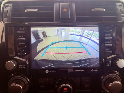 Used 2021 Toyota 4Runner TRD Off-Road Premium w/ Moonroof Package AWD/4WD image 26