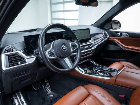 Used 2024 BMW X5 xDrive40i w/ M Sport Package AWD/4WD image 19