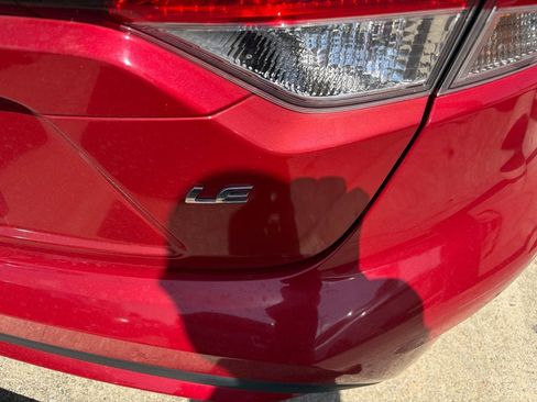 Used 2020 Toyota Corolla LE FWD image 8