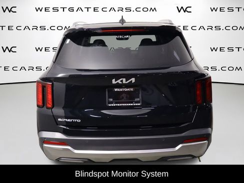Used 2025 Kia Sorento S w/ Panoramic Sunroof Package FWD image 4