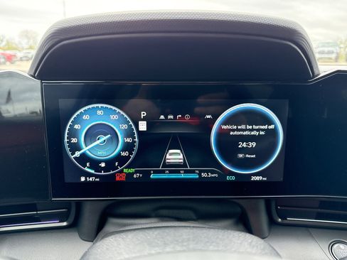 Used 2025 Hyundai Elantra SEL image 10