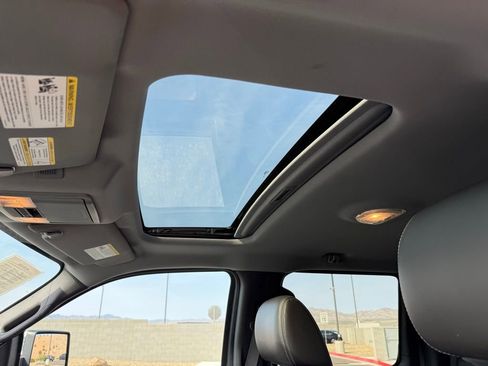 Used 2011 Ford F150 Lariat w/ Lariat Chrome Pkg image 14