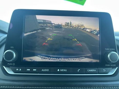 Used 2023 Nissan Rogue SV image 24