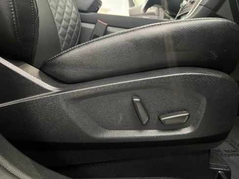 Used 2024 Ford Edge Titanium image 23