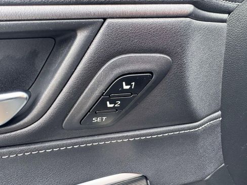 Used 2021 Toyota Venza Limited w/ Advanced Technology Package image 22