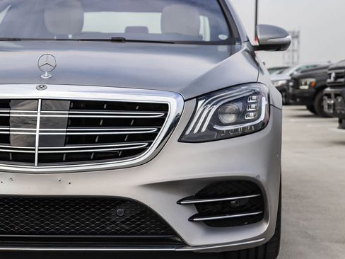 Used 2018 Mercedes-Benz S 560 Sedan image 4