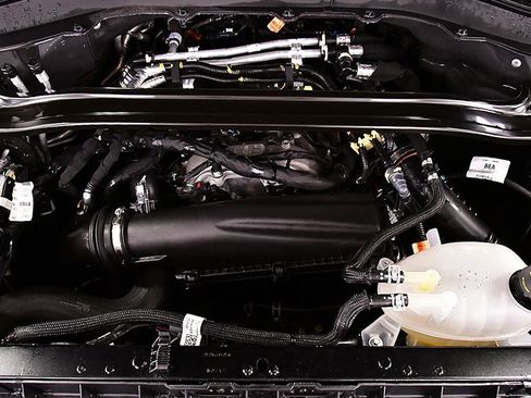 Used 2025 Ford Explorer ST-Line image 32